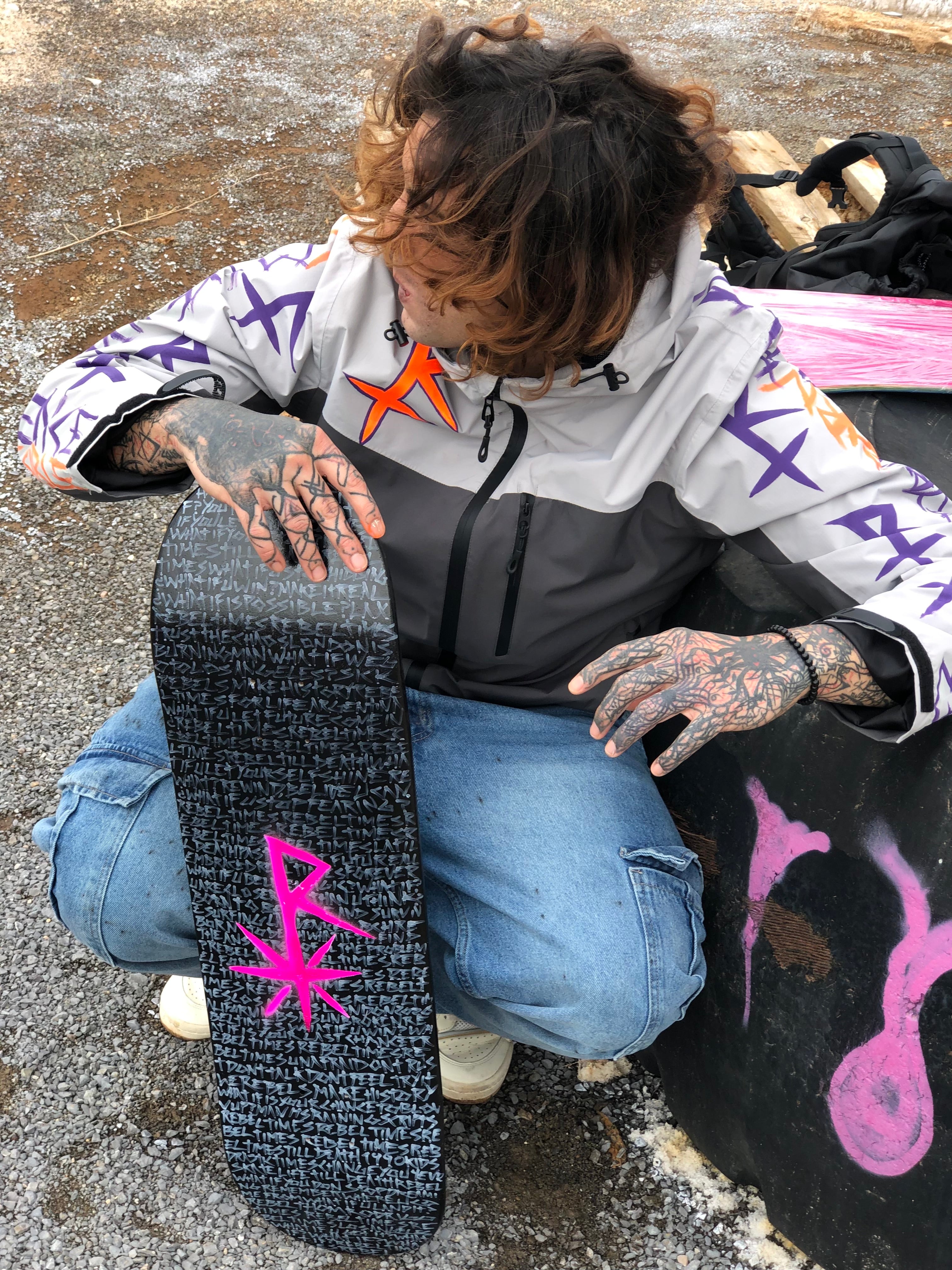 Tabla skate 8.25 Rain of Scripts BY THOM BLACK / NEON PINK